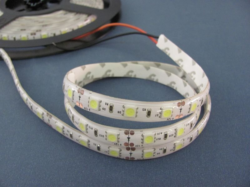 12 VOLT 3 ÇİPLİ DIŞ MEKAN BEYAZ ŞERİT LED