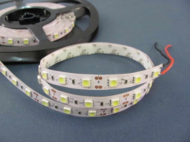 12 VOLT İÇ MEKAN 3 ÇİP ŞERİT LED 4000K