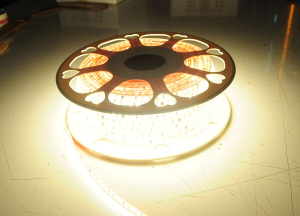 220 VOLT 10CM DE BİR KESİLEBİLEN ŞERİT LED 4000K