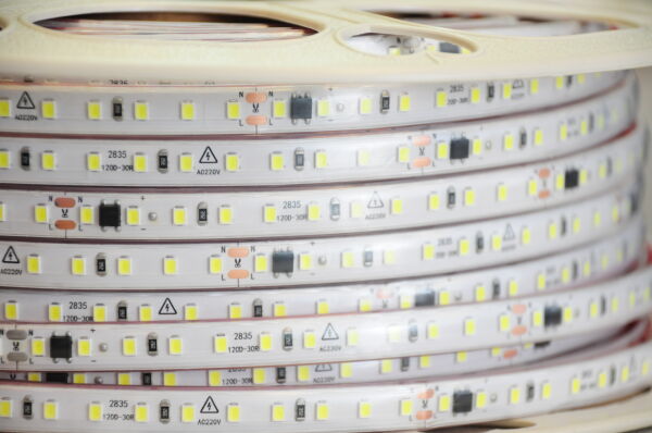 220 VOLT 10 CM DE BİR KESİLEBİLEN BEYAZ ŞERİT LED